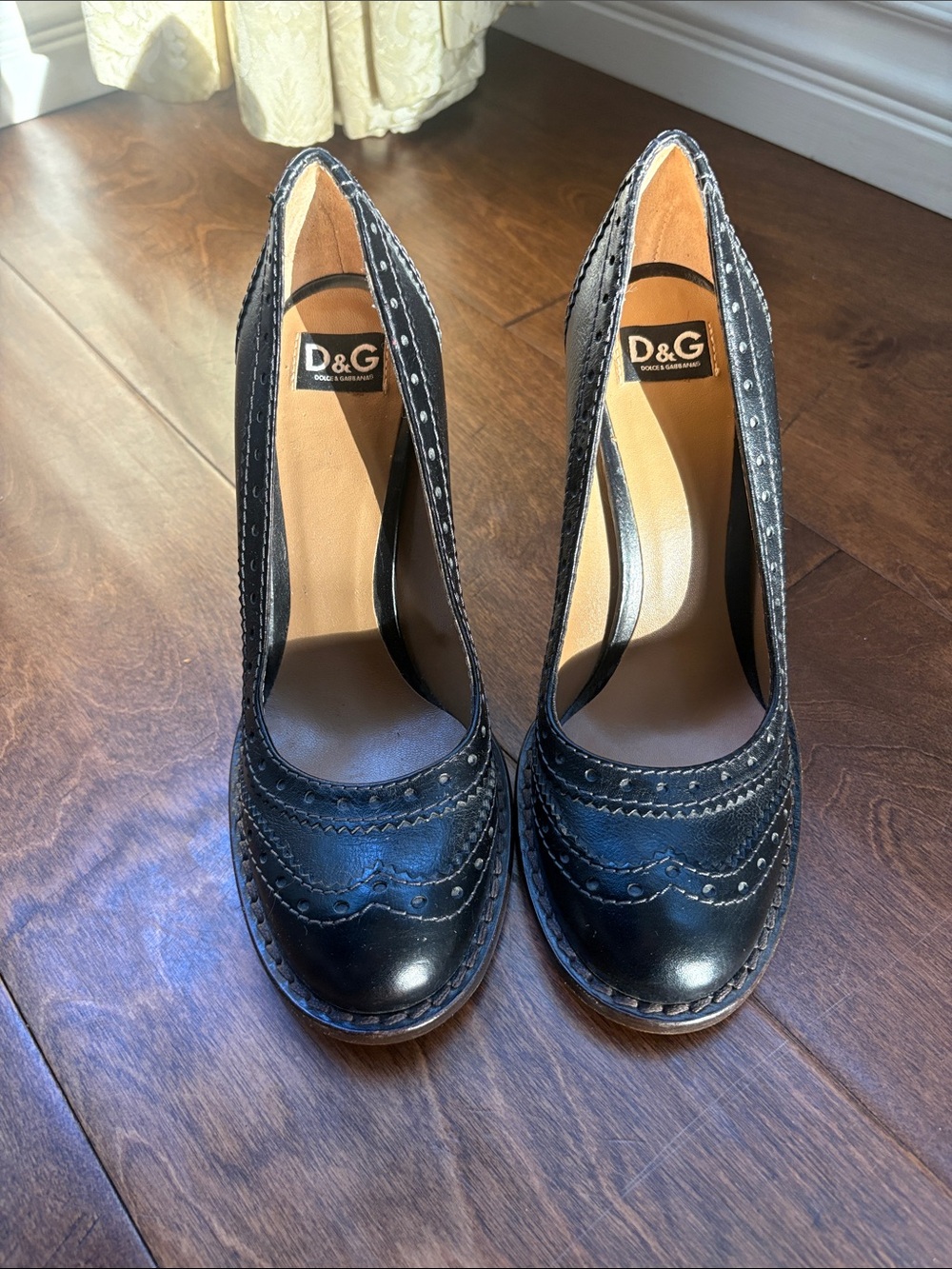 D&G Black Leather Brogue-Style High Heels